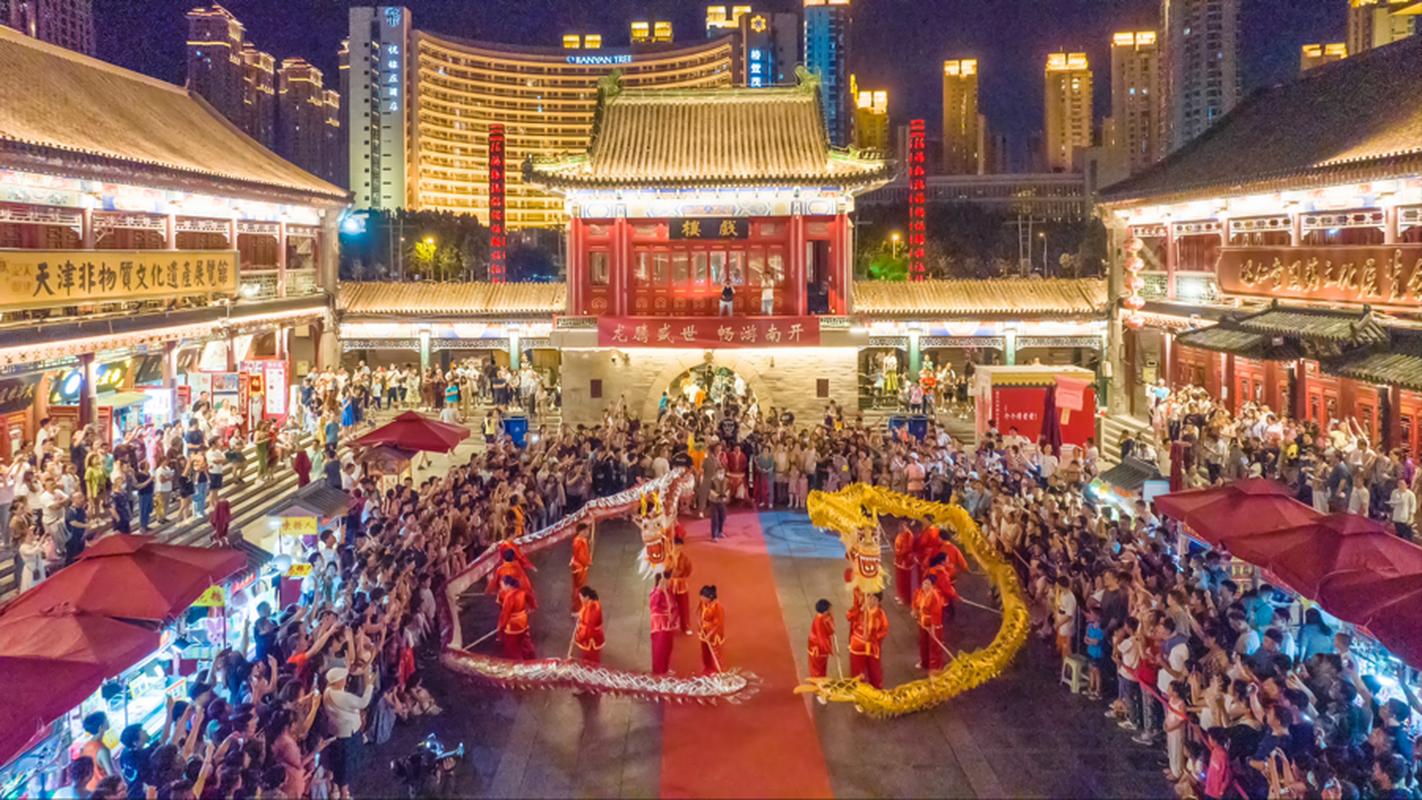 为加强观众人数在5000人以上的大型营业性演出活动(以下简称"大型演出